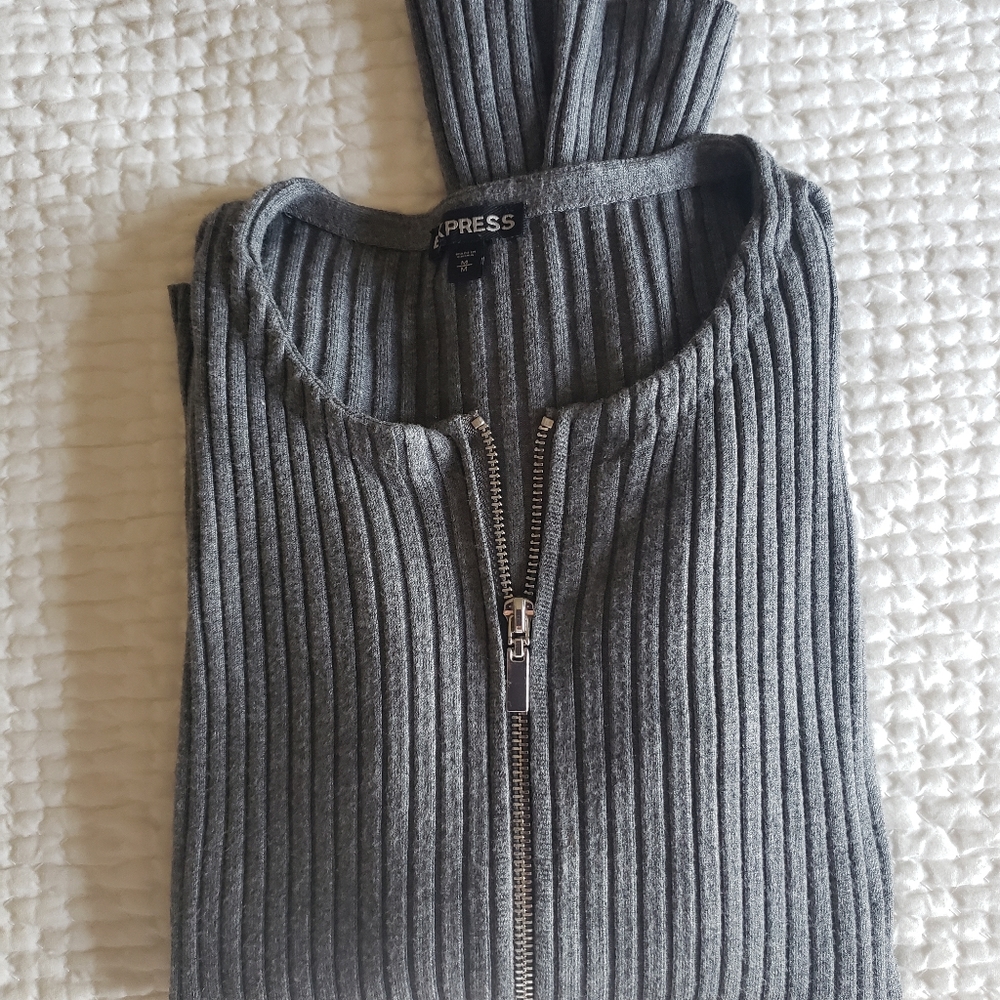Zippered Sweater - Picture 4 of 8